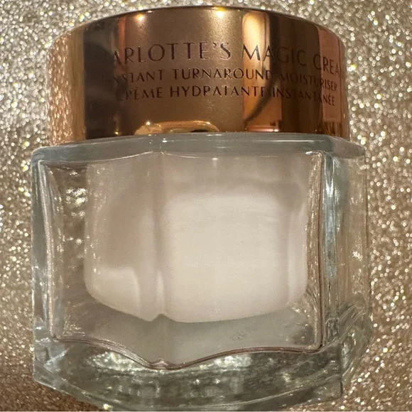 Charlotte Tilbury Magic Cream Anti-Aging Moisturizer 50mL - Picture 6 of 11